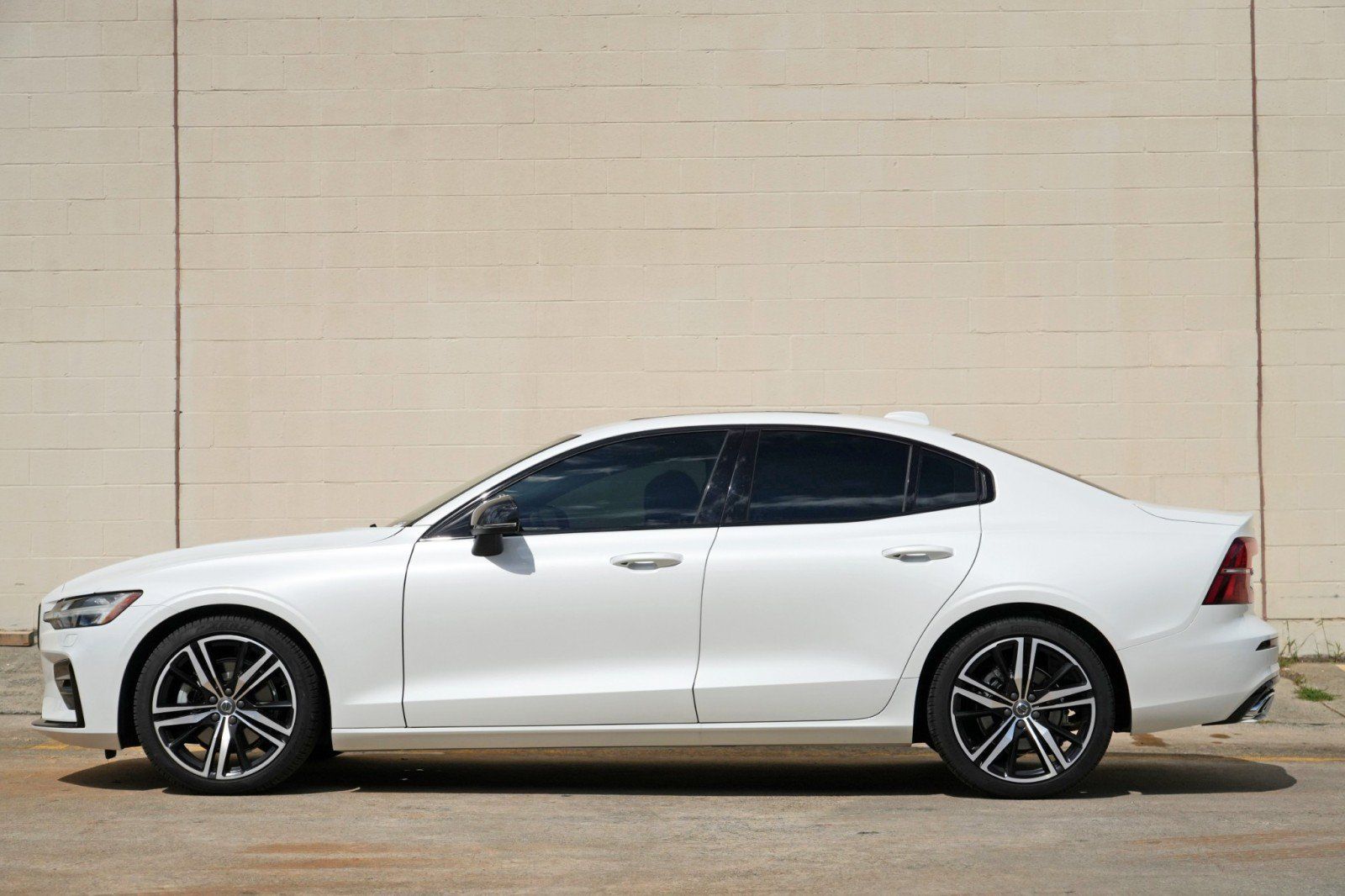 Used 2022 Volvo S60 B5 R-Design w/ Climate Package FWD image 7