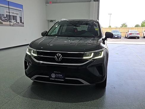 Certified 2024 Volkswagen Taos SEL AWD/4WD image 3