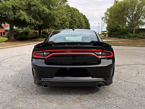 Used 2018 Dodge Charger R/T RWD image 6