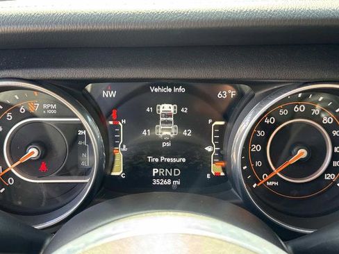 Used 2018 Jeep Wrangler Unlimited Sahara image 27