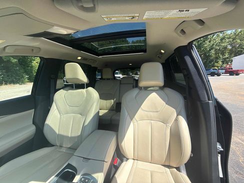 Used 2025 INFINITI QX60 Luxe w/ Vision Package FWD image 24