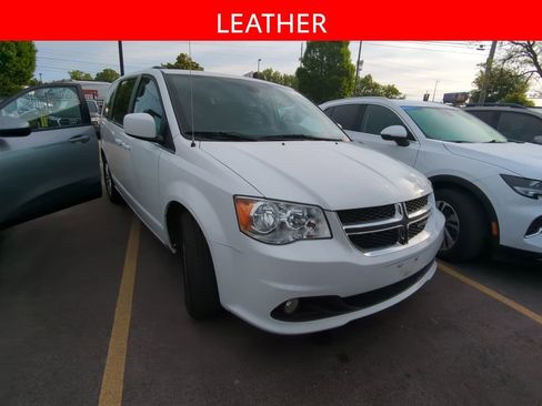Used 2019 Dodge Grand Caravan SXT FWD image 3