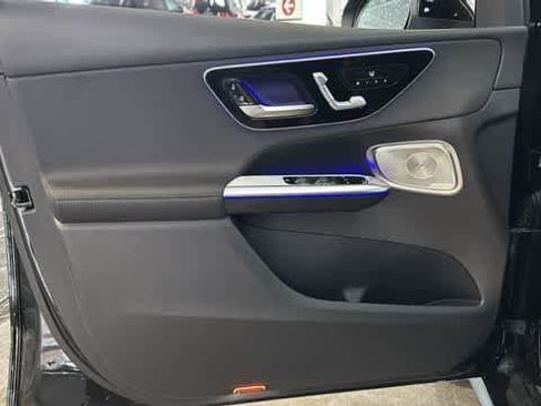 Used 2025 Mercedes-Benz GLC 300 4MATIC image 14