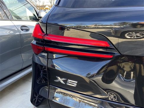 Certified 2024 BMW X5 xDrive40i w/ Premium Package image 33