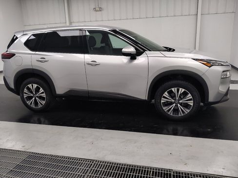 Used 2021 Nissan Rogue SV AWD/4WD image 11