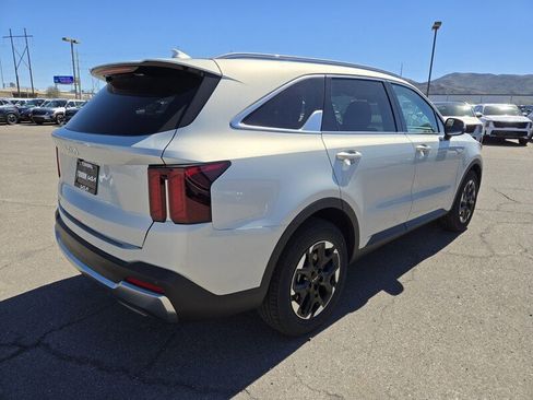 New 2026 Kia Sorento S FWD image 3