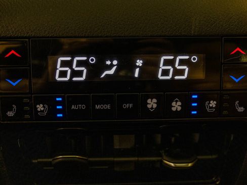 Used 2022 Jeep Grand Cherokee Summit AWD/4WD image 43
