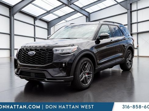 Used 2025 Ford Explorer ST-Line w/ ST-Line Street Pack AWD/4WD image 20