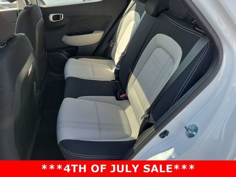 Used 2025 Hyundai Venue SEL FWD image 26