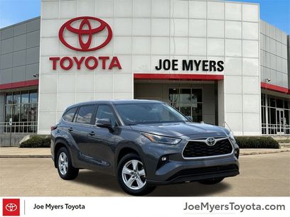 Used 2023 Toyota Highlander LE