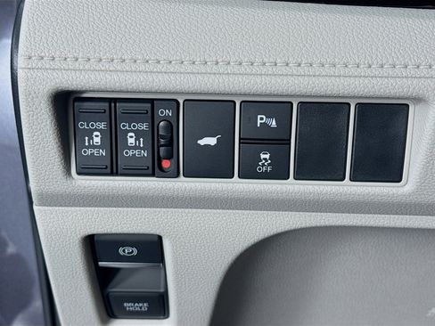 New 2026 Honda Odyssey Touring image 10