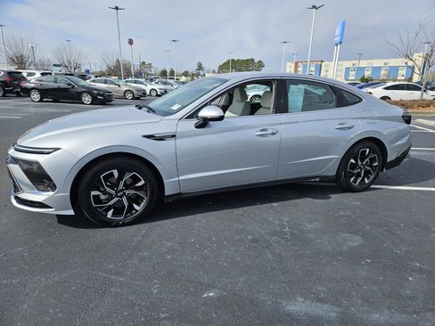 Used 2025 Hyundai Sonata SEL image 3