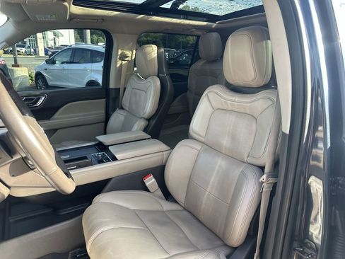 Used 2022 Lincoln Navigator L Reserve AWD/4WD image 13
