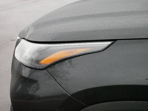 Used 2022 Toyota Highlander XLE image 16