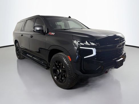 Used 2022 Chevrolet Suburban Z71 w/ Luxury Package AWD/4WD image 3