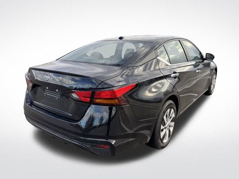 Used 2025 Nissan Altima 2.5 S image 8