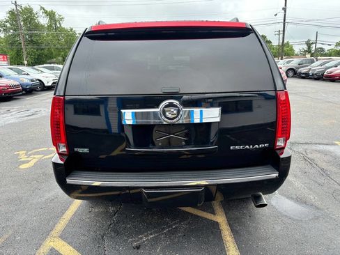 Used 2012 Cadillac Escalade Luxury AWD/4WD image 5
