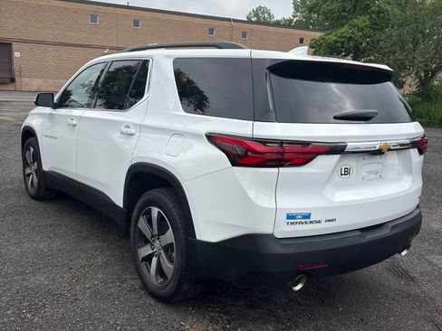 Used 2023 Chevrolet Traverse LT w/ LT Premium Package AWD/4WD image 4