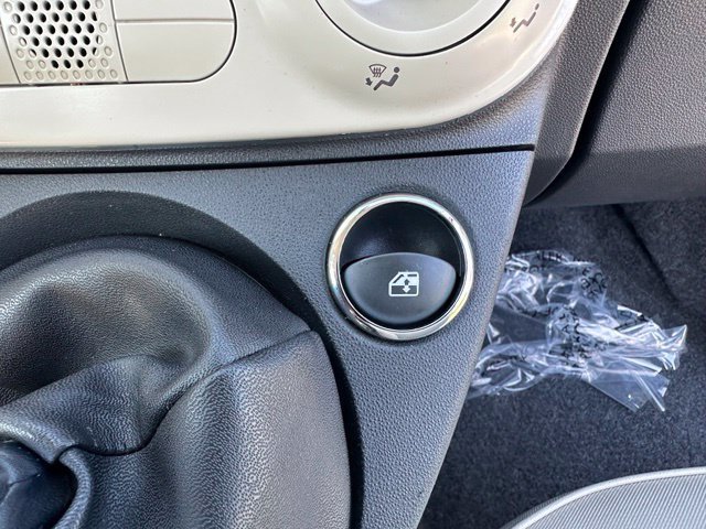 Used 2016 FIAT 500 Easy FWD image 24