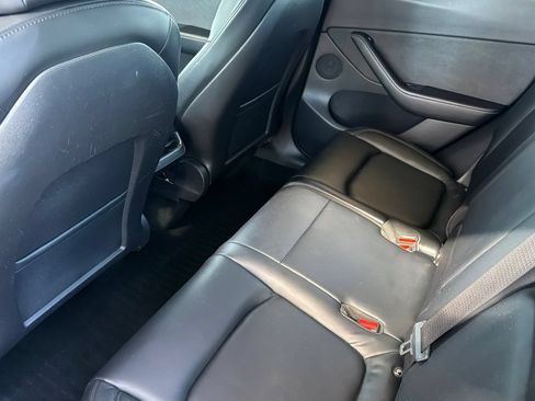 Used 2021 Tesla Model Y Long Range AWD/4WD image 14