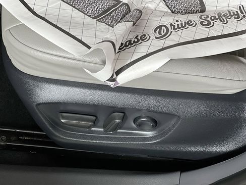 Used 2023 Toyota Camry SE image 16