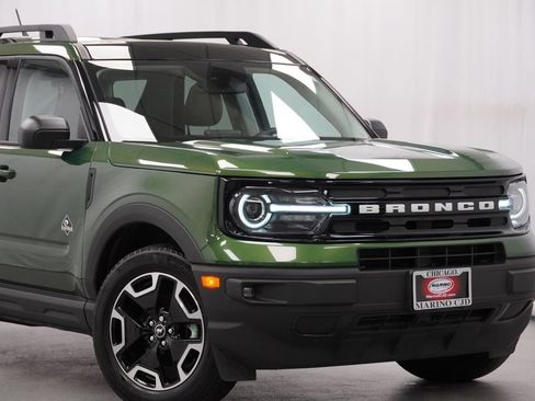 Used 2023 Ford Bronco Sport Outer Banks w/ Tech Package AWD/4WD image 3