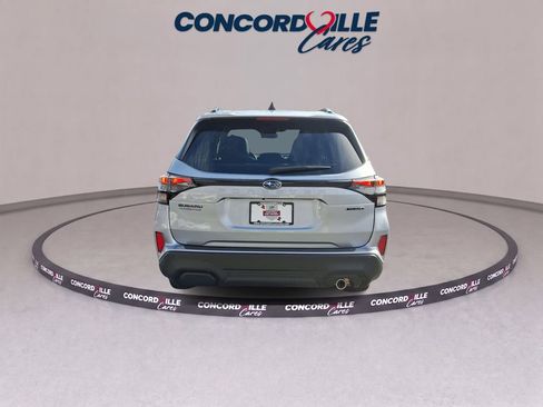 Certified 2025 Subaru Forester Touring AWD/4WD image 6