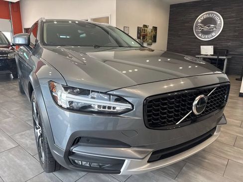 Used 2020 Volvo V90 T6 Cross Country AWD/4WD image 1