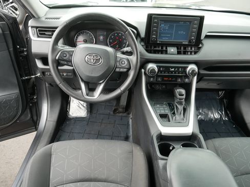 Used 2020 Toyota RAV4 XLE w/ XLE Grade Weather Package AWD/4WD image 20