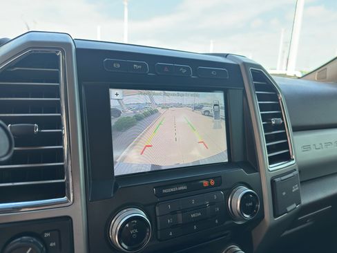 Used 2017 Ford F250 King Ranch w/ FX4 Off-Road Package AWD/4WD image 21