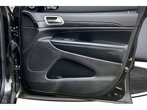 Used 2021 Jeep Grand Cherokee Laredo X image 21