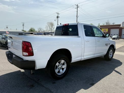 Used 2019 RAM 1500 Classic SLT w/ Luxury Group image 5