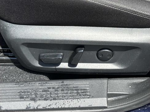 Certified 2026 Nissan Rogue SV AWD/4WD image 22