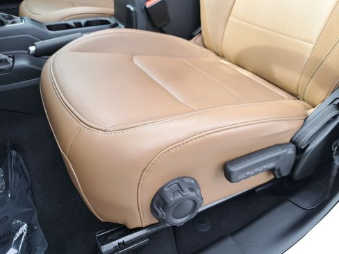 Used 2021 Jeep Wrangler Unlimited Sahara w/ Cold Weather Group image 26