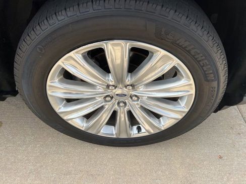 Used 2022 Ford Explorer Limited w/ Equipment Group 301A image 18