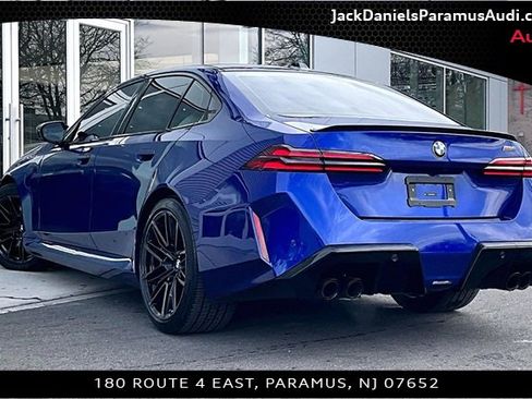 Used 2025 BMW M5 w/ Carbon Package image 10