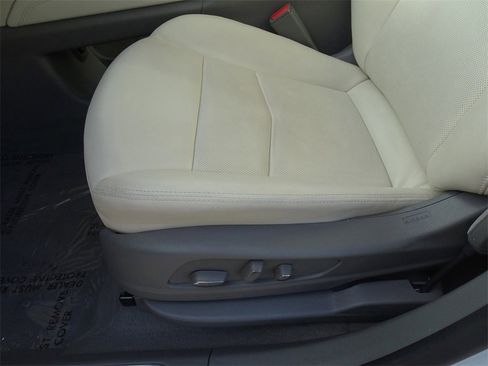 Certified 2024 Cadillac XT5 Premium Luxury w/ LPO, Floor Liner Package image 10