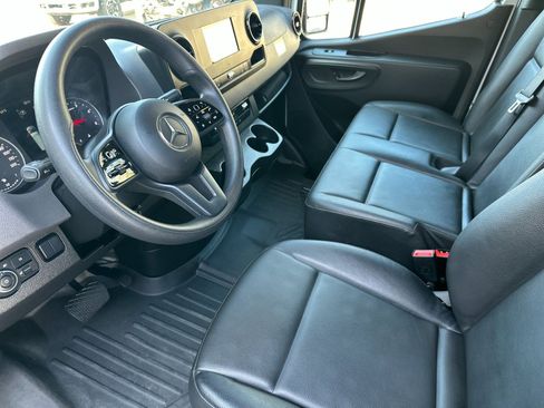 Used 2024 Mercedes-Benz Sprinter 2500 image 10