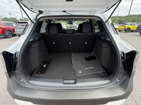 New 2025 Nissan Kicks SV image 15