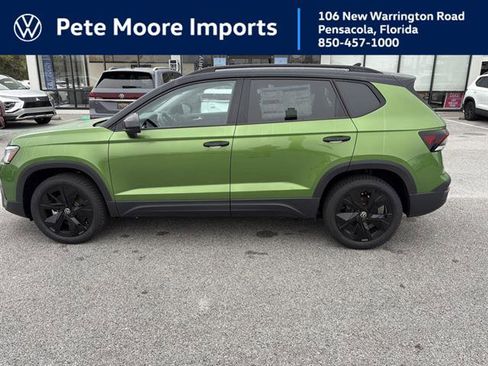 New 2026 Volkswagen Taos SE image 1