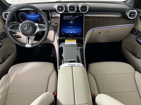 Used 2026 Mercedes-Benz GLC 300 4MATIC image 22
