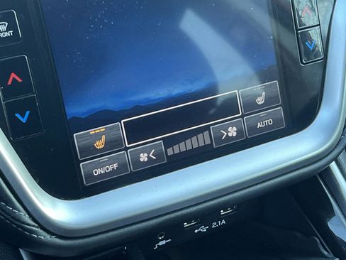 Used 2022 Subaru Outback Premium image 27