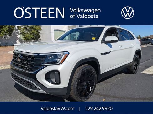 New 2026 Volkswagen Atlas Cross Sport SE FWD image 1