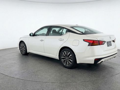 Used 2025 Nissan Altima 2.5 SV FWD image 6