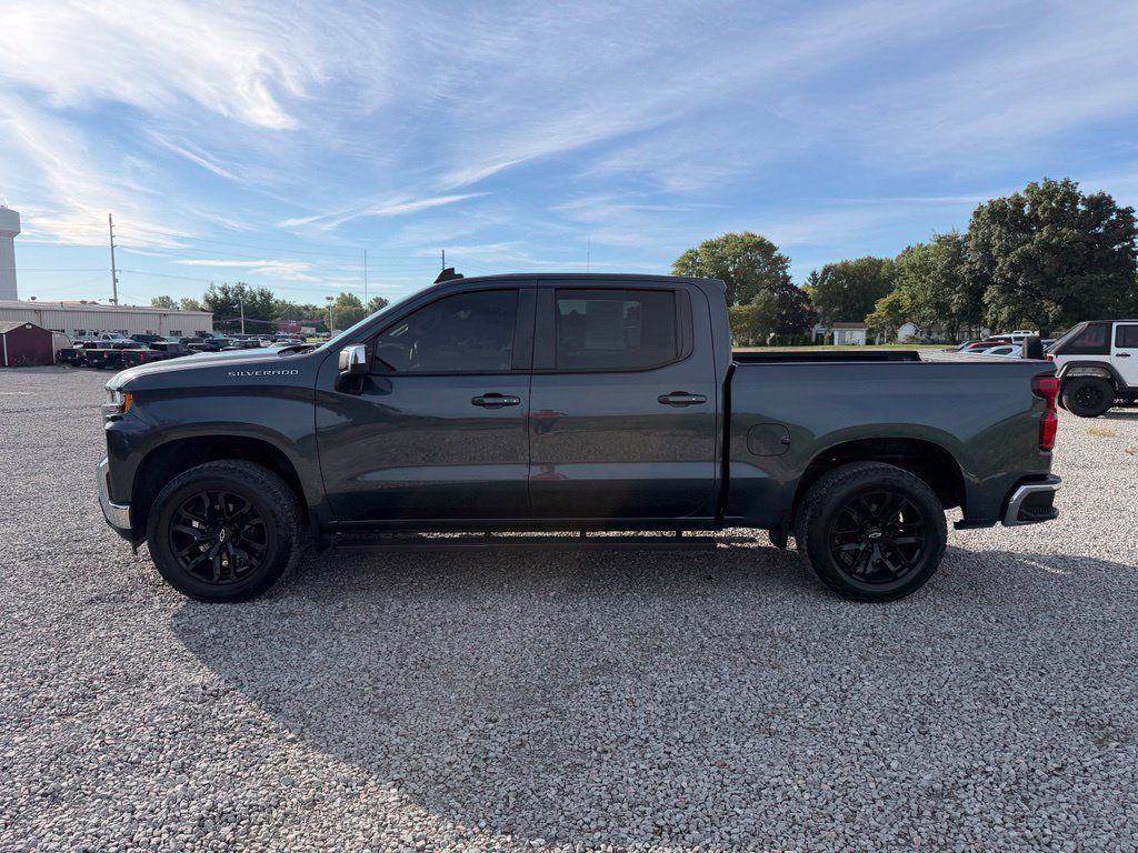 Used 2019 Chevrolet Silverado 1500 LT w/ All-Star Edition AWD/4WD image 4