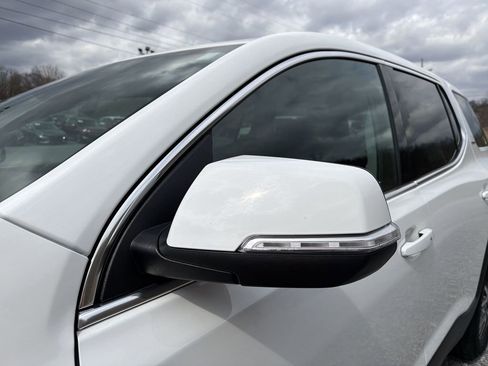 Used 2022 GMC Acadia SLE w/ LPO, Floor Liner Package image 11