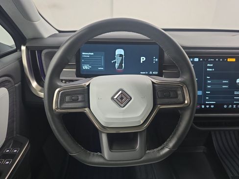 Used 2025 Rivian R1S Adventure AWD/4WD image 28