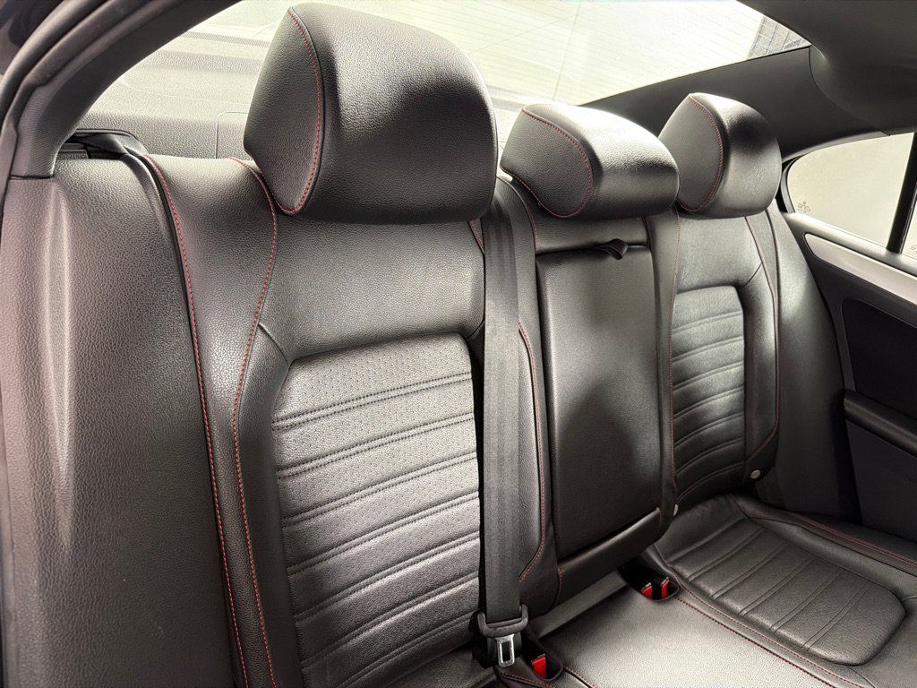 Used 2013 Volkswagen Jetta GLI FWD image 20