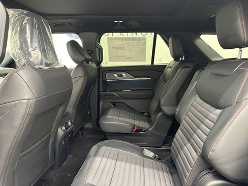 New 2026 Ford Explorer ST-Line w/ ST-Line Street Pack image 21