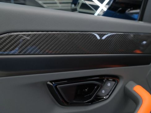 Used 2025 Lamborghini Urus SE AWD/4WD image 59